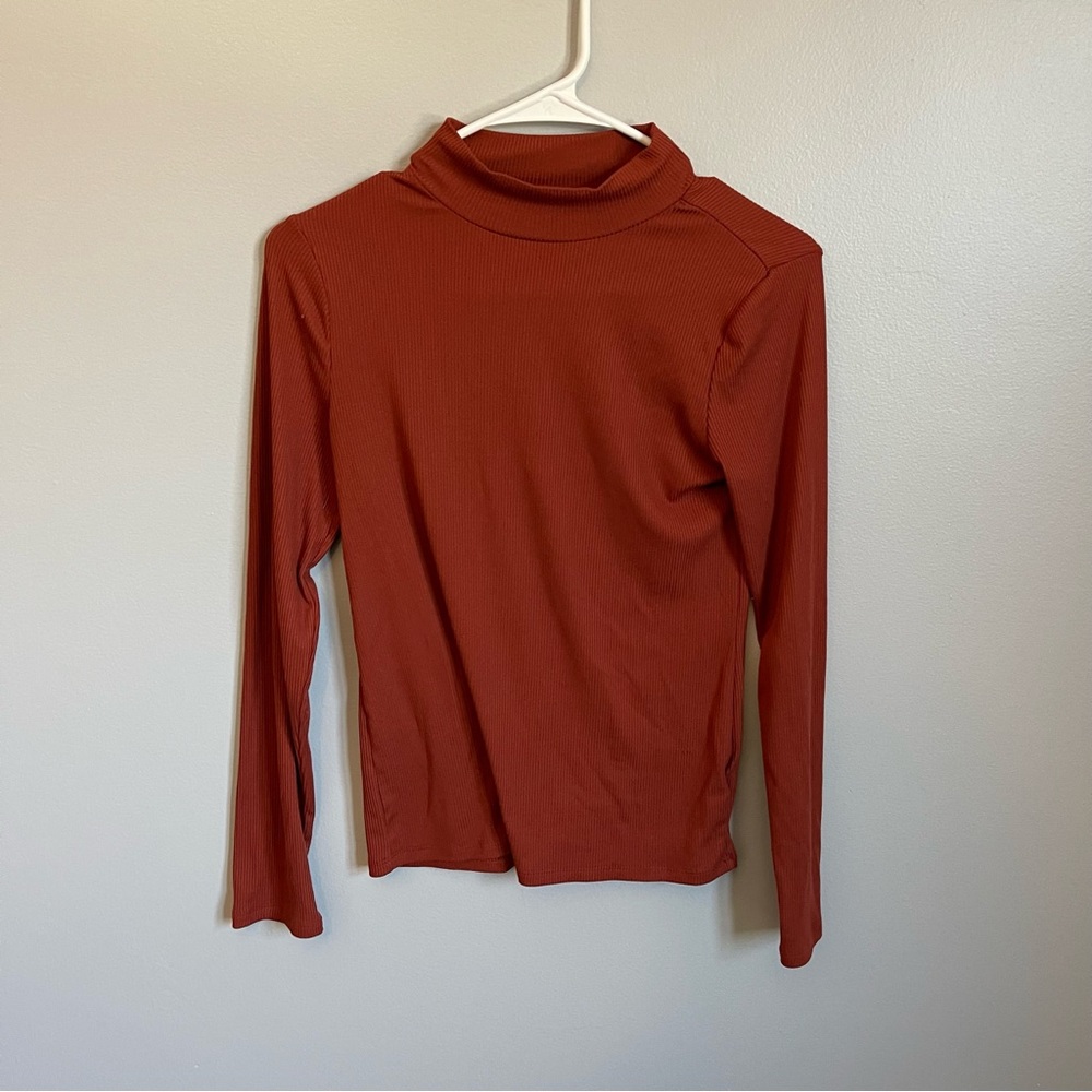 EUC Womens size M No Boundaries Turtle Neck